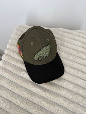 New Era Eagles Salute to Service hat size small/medium